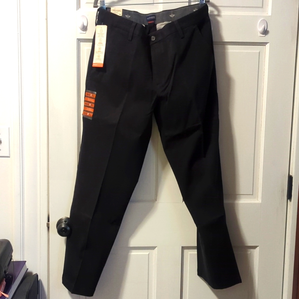 Dockers workday black khakis straight fit smart 360 Flex 36x30.  Brand ne…